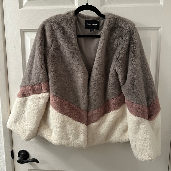❤️ BOGO Plush 3 tone Jacket Size Medium - Picture 1 of 7